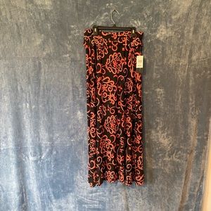 Adorable NWT Maxi Skirt Lg